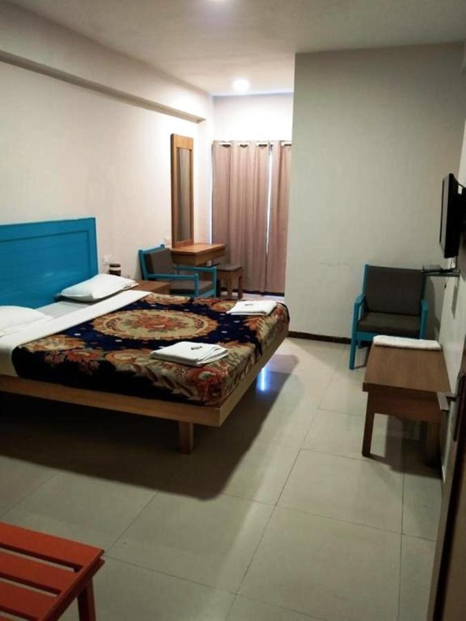 Hotel Preethi Palace Ooty Kültér fotó
