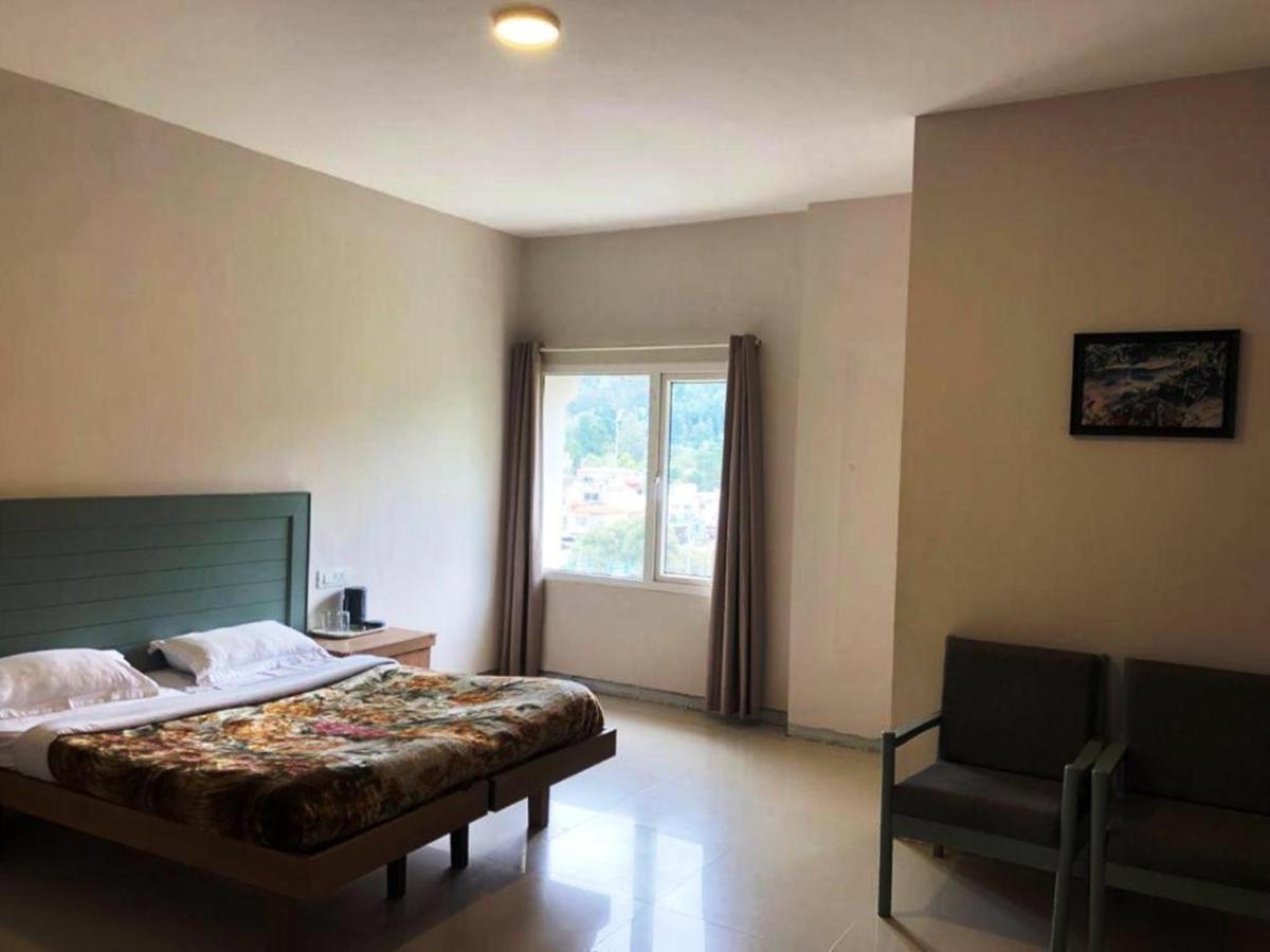 Hotel Preethi Palace Ooty Kültér fotó