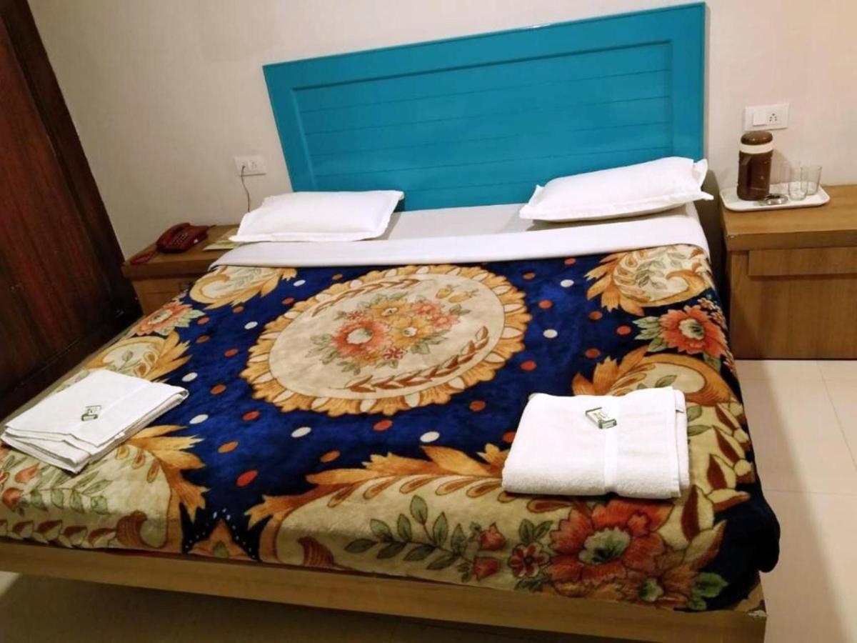 Hotel Preethi Palace Ooty Kültér fotó