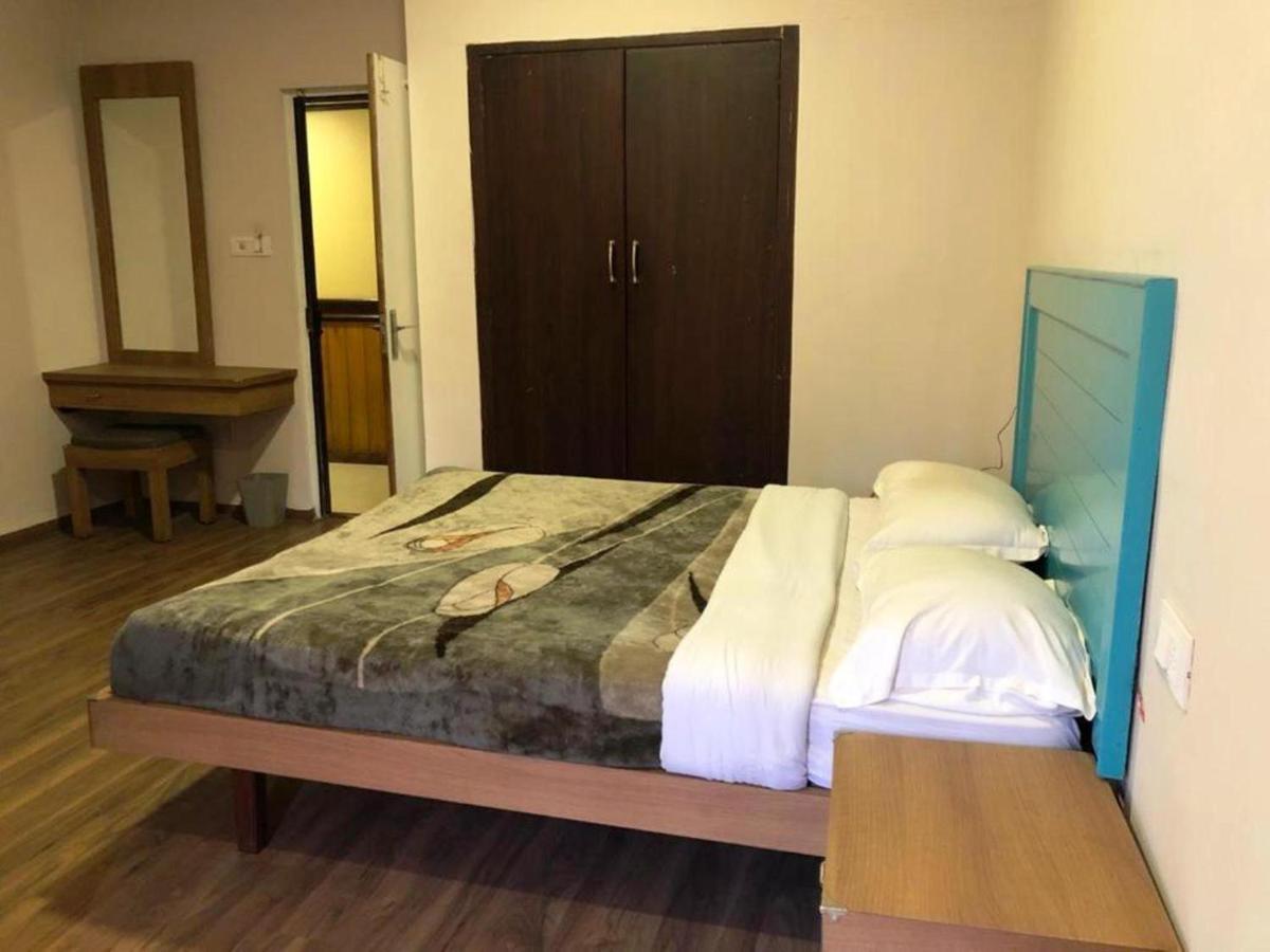 Hotel Preethi Palace Ooty Kültér fotó