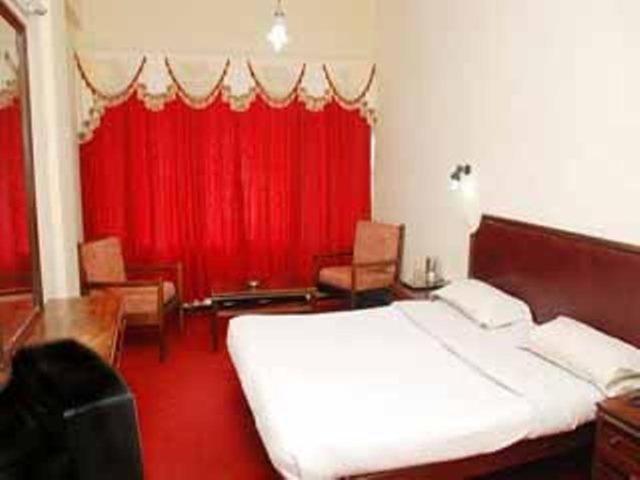 Hotel Preethi Palace Ooty Szoba fotó