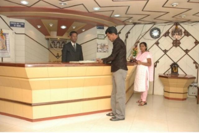 Hotel Preethi Palace Ooty Kültér fotó