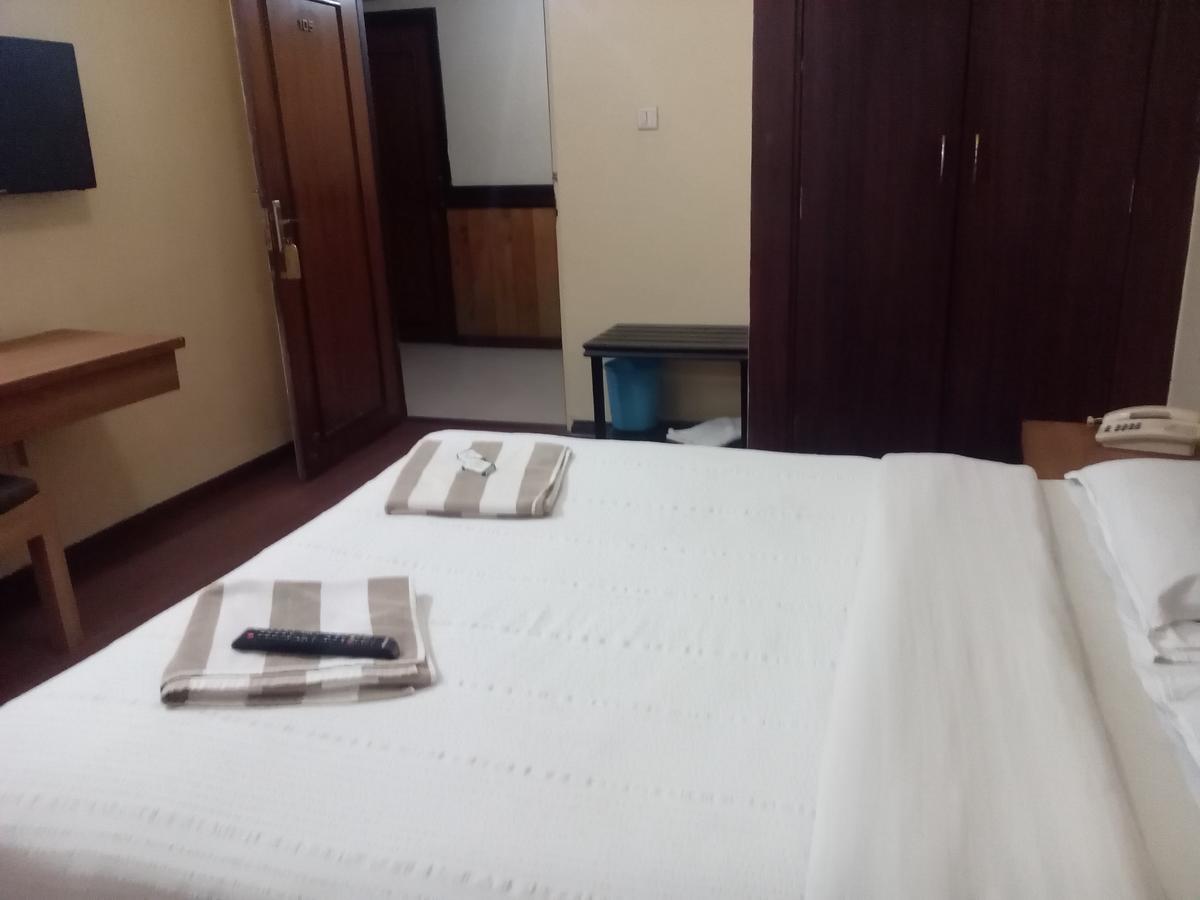 Hotel Preethi Palace Ooty Kültér fotó