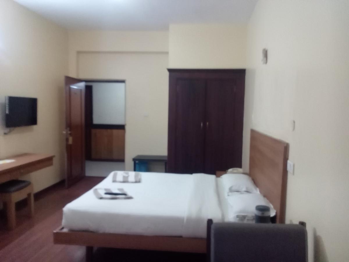 Hotel Preethi Palace Ooty Kültér fotó