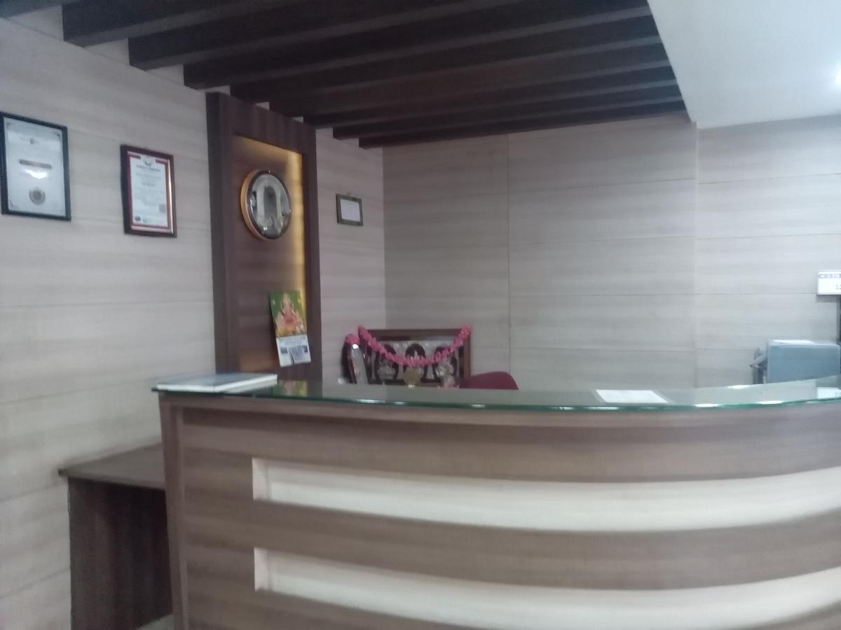 Hotel Preethi Palace Ooty Kültér fotó