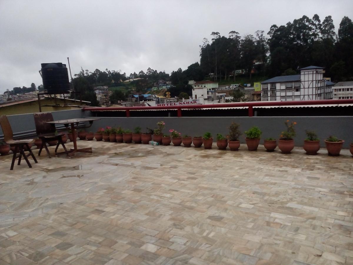 Hotel Preethi Palace Ooty Kültér fotó