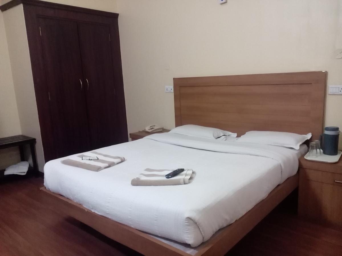 Hotel Preethi Palace Ooty Kültér fotó